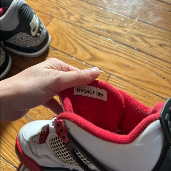 Jordan 4 - Picture 5 of 7